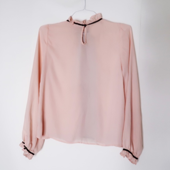 SOLD | A'gaci Blush blouse with  black lace accent - Picture 7 of 8